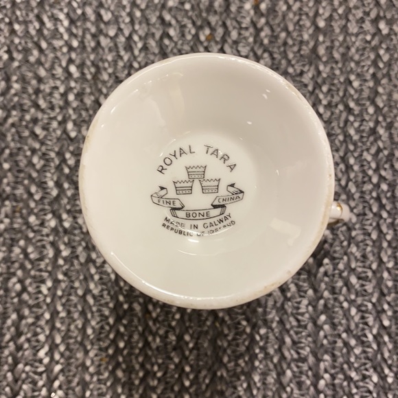 Royal Tara Irish Coffee Mug with Green Cloves - Picture 5 of 11